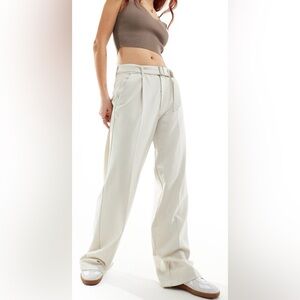 Pull&Bear wide leg pleat tailored pants with belt in sand
SAND